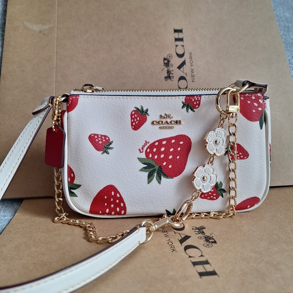 NWT Coach Nolita 19 With Wild Strawberry Print CH533 + Free Chain - Picture 2 of 12